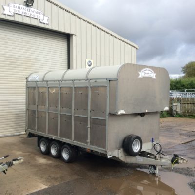 DM12T Demountable Livestock Trailer - 2015